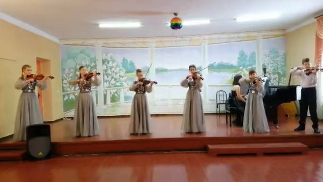 Ансамбль скрипачей Каприс О.Хромушин Вальс смотреть онлайн