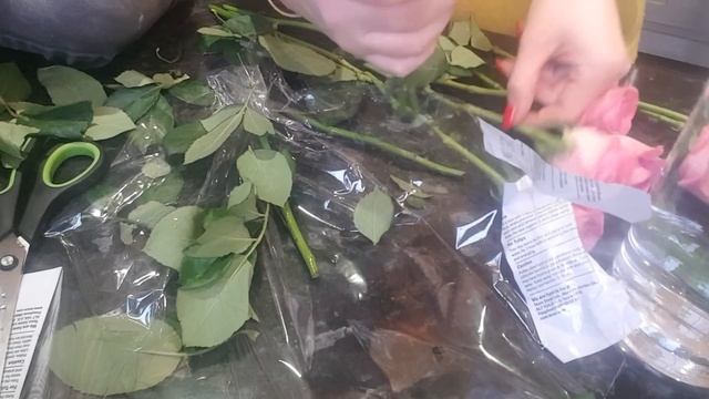 How I decorate roses with glitter. смотреть онлайн