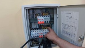 КАК ПРОТЯНУТЬ КАБЕЛЬ В гипсокартонной СТЕНЕ? Электрик ДЯДЯ ВАСЯ