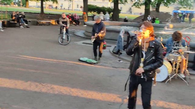 Король и Шут - Лесник! Уличные музыканты. Солист Женя и группа Шумные соседи...#корольишут смотреть онлайн