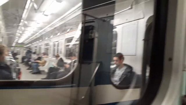 Метро Санкт-Петербурга. 81-717.5 в классическом виде смотреть онлайн