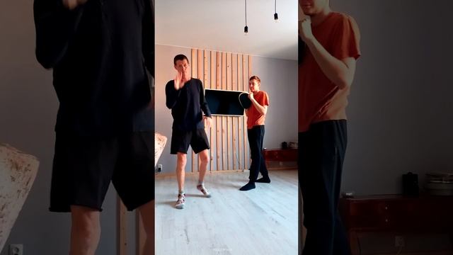 Защита от джеба + атака. Легко исполнять. Хорошо работает. От лучшего тренера России смотреть онлайн