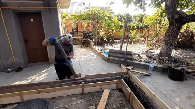 Песчаная подушка под фундамент. Как уплотнить песок под фундамент | Своими Руками смотреть онлайн