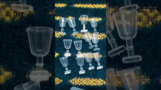 Lots of Miniature Plastic Clear Gibson Cocktail Glasses-04 смотреть онлайн