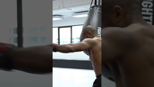 MMA Training Bag Workout смотреть онлайн
