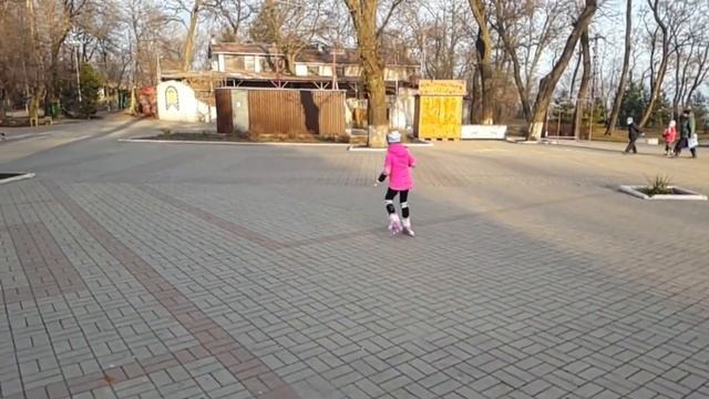 VLOG: КАТАЮСЬ НА РОЛИКАХ / ROLLERBLADING смотреть онлайн