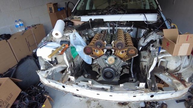 Разбор Mercedes W140 S600. Добрался до двигателя  Есть проблемы и вопросы...