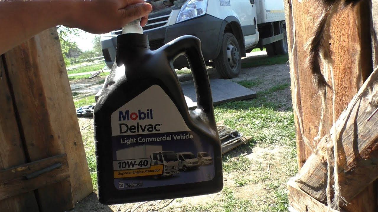 #76 НАШ ТРАКТОР МТЗ-80 И ЗАМЕНА МАСЛА В ИВЕКО. ЗАЛИЛ MOBIL DELVAC LCV 10W40. ДЕРЕВНЯ 05.05.18