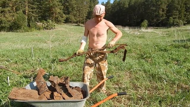 Было безумно жарко но я не здавался и продолжал копать смотреть онлайн