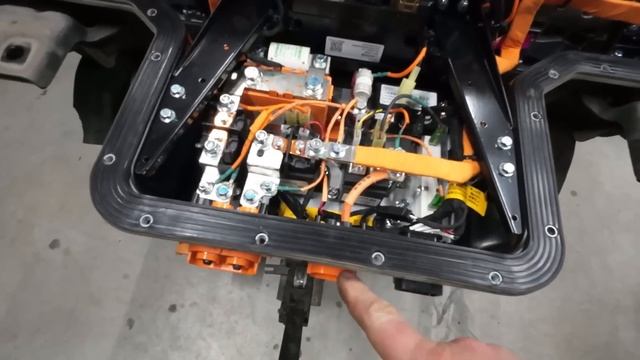 Самый дешевый китайский электромобиль.  Baojun E100