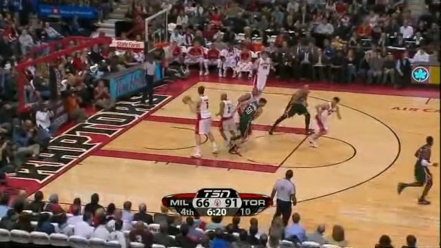 Andrea Bargnani vs Milwaukee Bucks 25/01/2008 смотреть онлайн