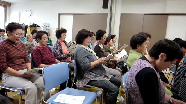 「うたごえ便よりみち」石澤佳子さんのアコーディオン伴奏で歌う смотреть онлайн