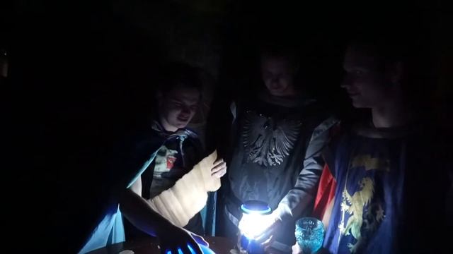 КВЕСТ | Логово Ведьмы: Спасти Короля Артура смотреть онлайн