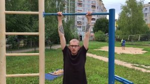 Вис на турнике.  Как правильно висеть на турнике.