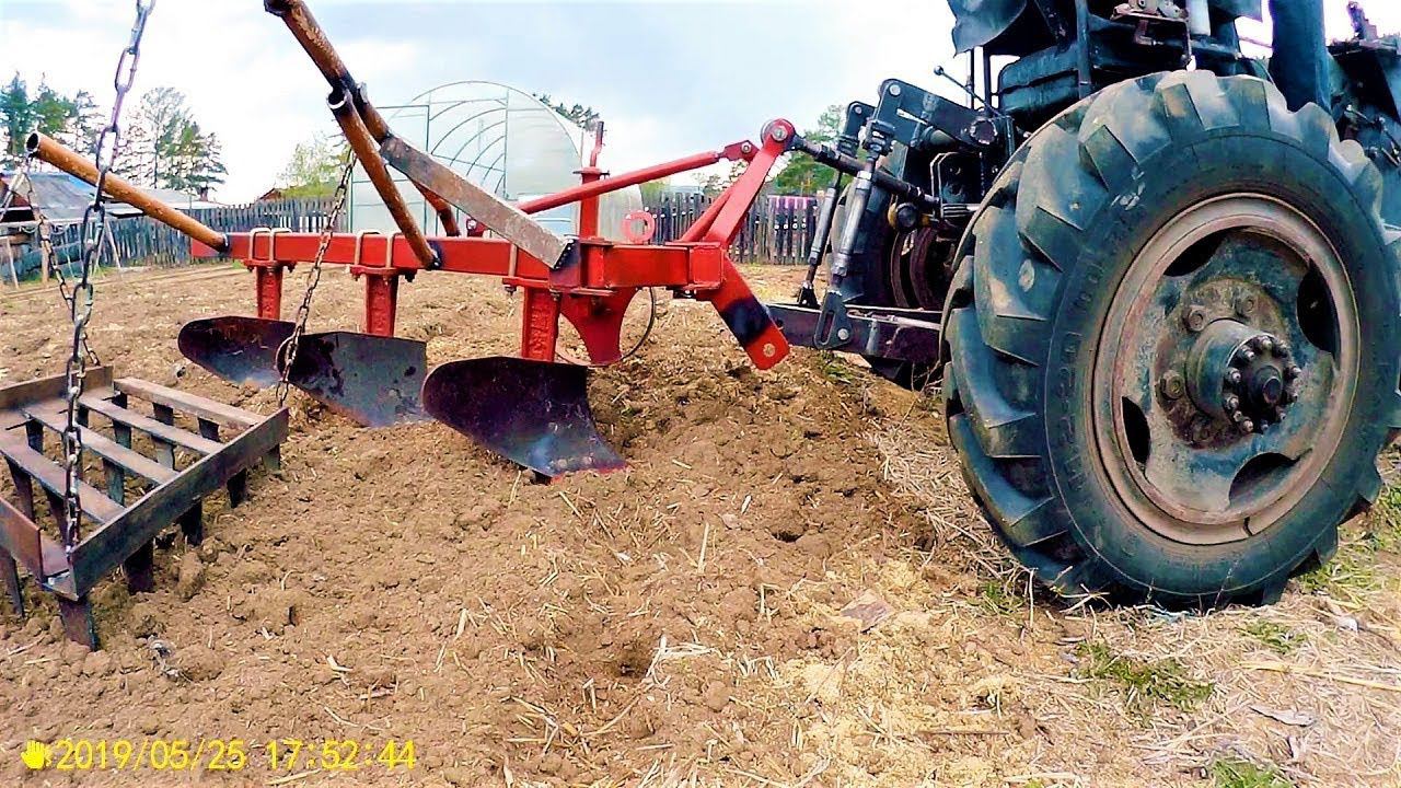 Купил плуг.  Пробую пахать.