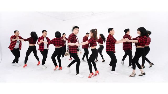Michael Bublé - Feliz Navidad (ft. Thalia) - Bachata Remix by DJ N.A.M @ BACHATA NOEL PROJECT смотреть онлайн