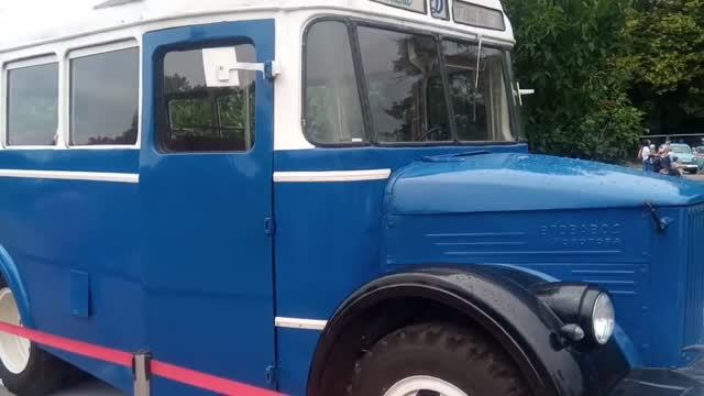 Ретро автобус КАВЗ-651 смотреть онлайн