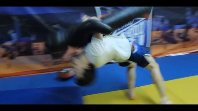 Дмитрий Донской клуб смешанных единоборств MMA смотреть онлайн