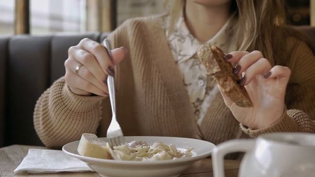 La petite France de l'Oural l Video portrait, Ekaterinburg смотреть онлайн