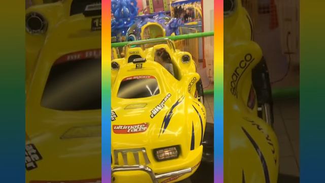 VLOG Катя и Аля в Херсоне. ТРЦ Фабрика Чудо-Парк смотреть онлайн