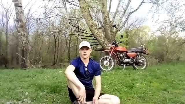 Трое на одном мотоцикле. Минчик прёт! смотреть онлайн