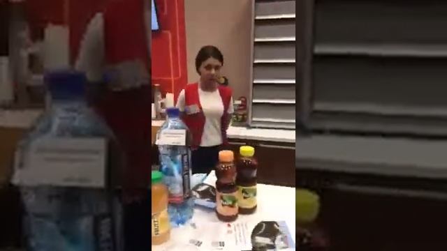 Неадекватная кассирша. В Казани на заправочной станции.АЗС. смотреть онлайн