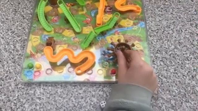 How to play 3D snakes and ladders! смотреть онлайн