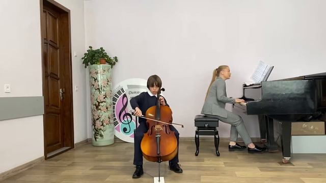 К.Стамиц .Концерт C-dur; К.Сен Санс. Аллегро аппассионато смотреть онлайн