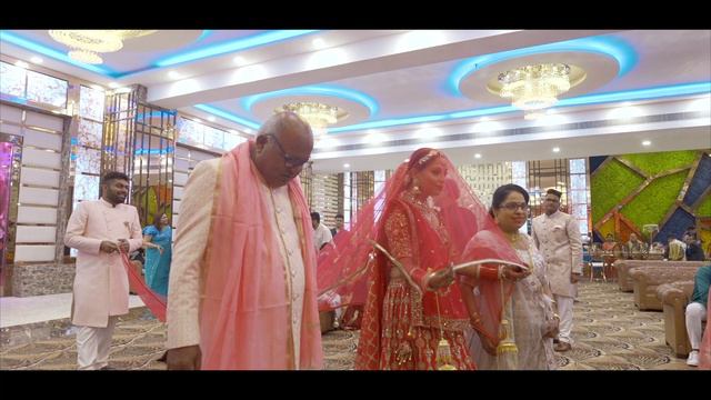 Breathtaking Bride Entry / Shagna Di Sham / Peer vi Tu / Revaksh Weding смотреть онлайн