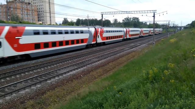 Приветливый ЭП20-018 с двухэтажным поездом Москва - Воронеж смотреть онлайн