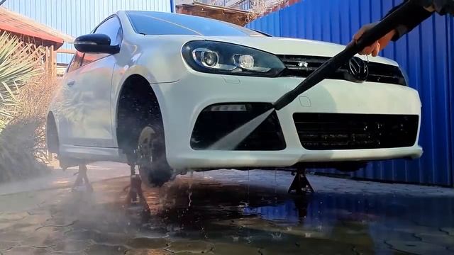 Взбодрил VW Golf R детейлингом. Глубокая чистка лкп. смотреть онлайн