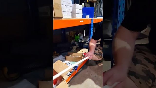 Так что же находится под столом на складе #ADR-Tools #ADRTOOLS