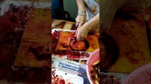 Как чистят миногу