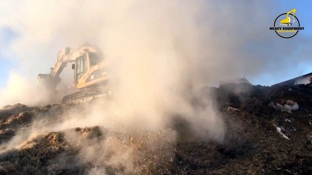 Cat 325C Helping Firefighters in Haystack Fire смотреть онлайн