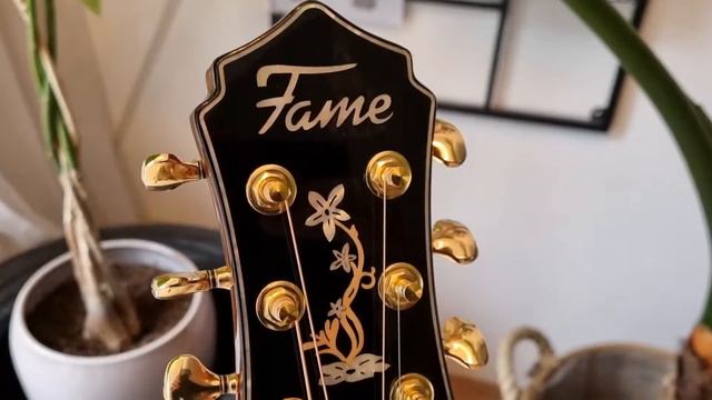 Unpacking my brand new acoustic guitar: Fame Koa Deluxe! смотреть онлайн