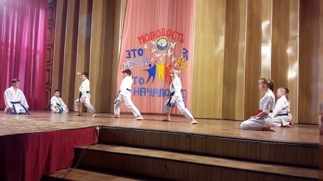 Показательные выступления 21 04 2016 смотреть онлайн