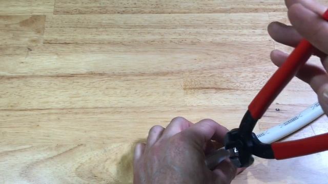 Knipex 10 98 I220 Ear Clamp Pliers Front Crimp