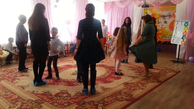 танец с мамами смотреть онлайн