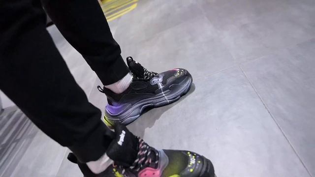 Balenciaga Triple S Sneaker"Gray Pink black Red" смотреть онлайн