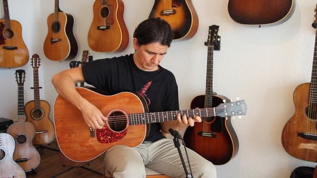Nothing can beat this Gibson J-50 from 1948 смотреть онлайн