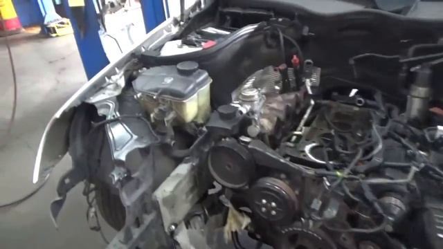 Автосервис в США ; MERCEDES C CLASS, Замена двигателя !! смотреть онлайн