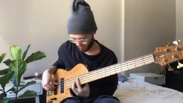 Never Catch Me - Flying Lotus - Bass Solo Cover смотреть онлайн