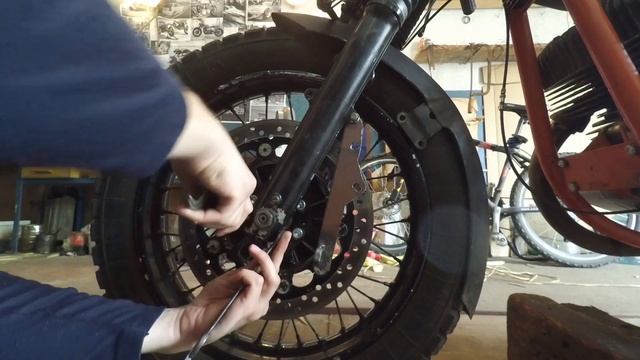 Доделал дисковый тормоз на яву своими руками. Ява кафе рейсер. Jawa cafe racer смотреть онлайн