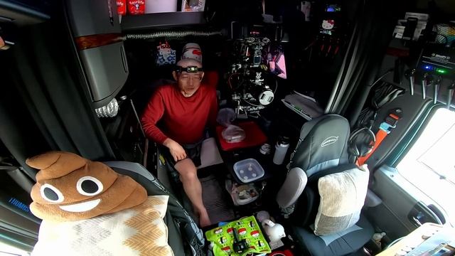 アメリカ長距離トラック運転手 空荷で1,800km 仕事の計画を立てる in Spencer アイオワ州 【#922 2022-12-27】 смотреть онлайн