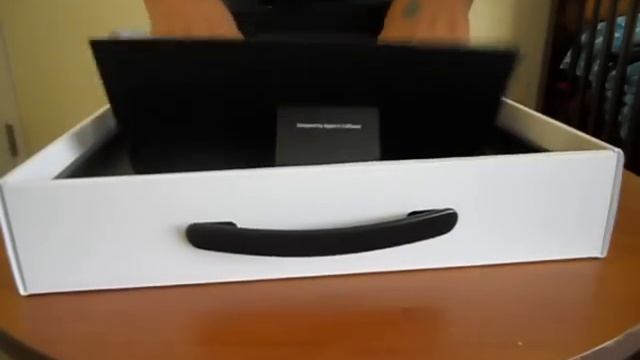 Unboxing Macbook Pro 13'' 2.4 GHz 2010 смотреть онлайн