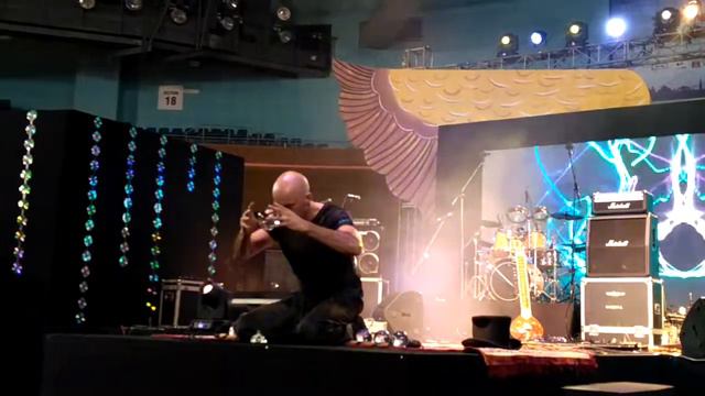 The great jyoti ram russian vocalist live performance of supernatural balancing.....(must watch) смотреть онлайн