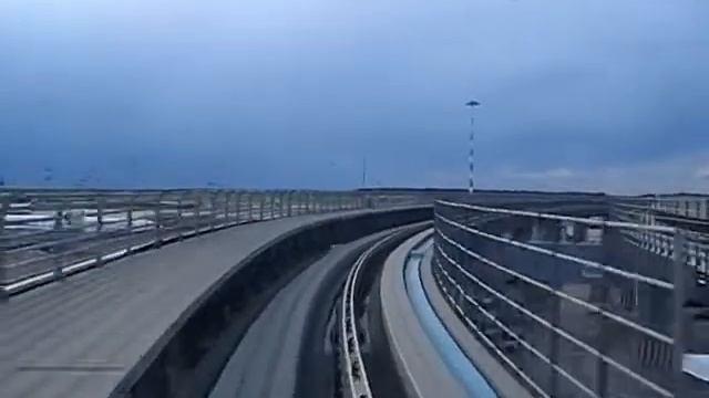 Ridding the sky train in Rome Fiumicino airport FCO смотреть онлайн