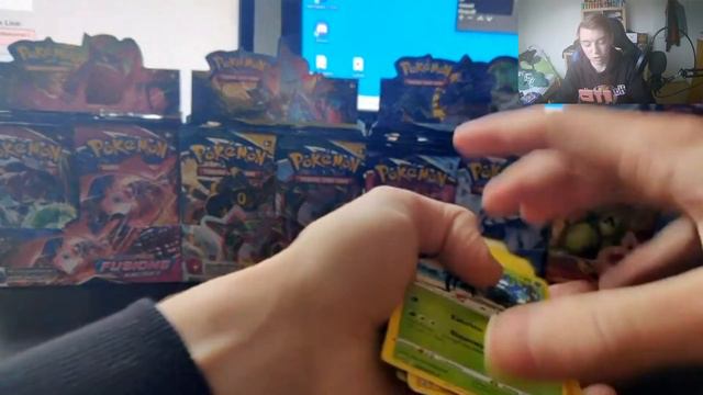 Opening a Fusion Strike Elite Trainer Box and actually pulling something good смотреть онлайн