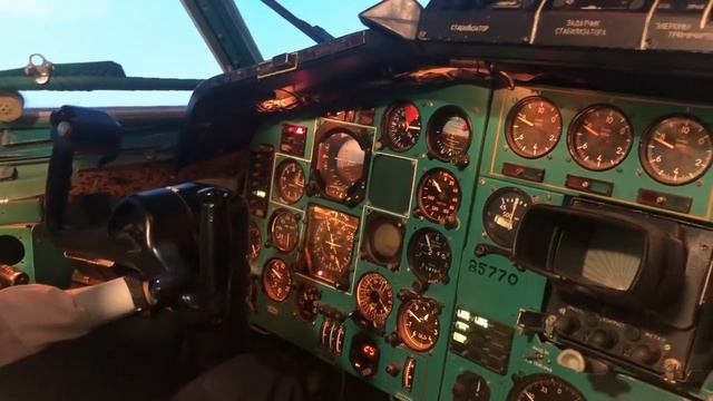 Ту-154 - это просто! Показываем, как выполнить полет на тренажере Легенда Аэро от взлета до посадки смотреть онлайн
