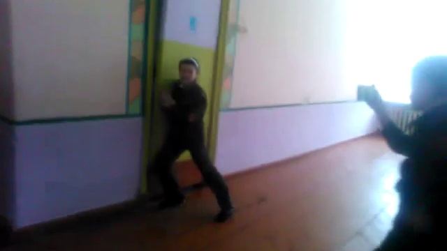 ЕМУ СРАШНО ОДНОМУ В ТУАЛЕТЕ смотреть онлайн